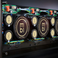 MBL Reference Line Power Amplifier 9011 A (biały/złoty). Końcówka mocy mono/stereo. - 2