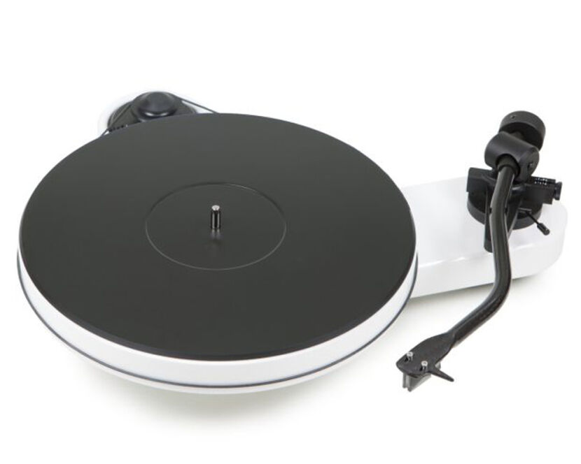 Pro-Ject RPM 3 Carbon (biały). Gramofon analogowy.