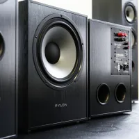 Pylon Audio Pearl Sub (orzech). Subwoofer aktywny. - 6