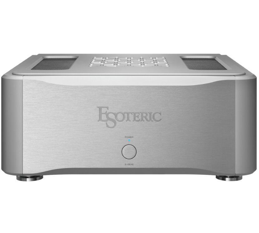 Esoteric S-05XE (srebrny). Końcówka mocy mono klasy hi-end.
