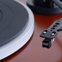 Music Hall MMF-1.5 (cherry). Gramofon manualny. - 4