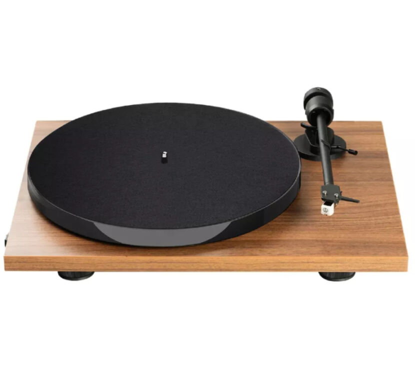 Pro-Ject E1 Phono (orzech). Gramofon manualny.