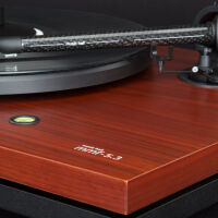 Music Hall MMF-5.3 SE (orzech). Gramofon manualny. - 3