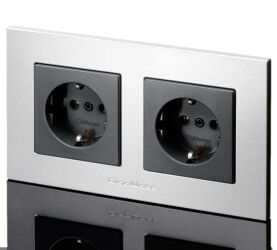 GigaWatt G-044 Schuko Duplex. Gniazdo sieciowe.