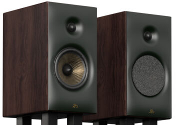 Revival Audio Sprint 3 (walnut). Kolumny podstawkowe.